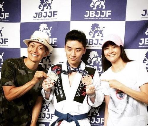 日本社长爆料娱乐圈事件,揭秘明星背后的秘密 第1张 日本社长爆料娱乐圈事件,揭秘明星背后的秘密 第1张